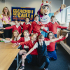 Sgoilearan Gàidhlig agus suaichnean oifigeil Gheamaichean a’ Cho-Fhlaitheis 2026, Finnie // Gaelic speaking pupils, and the Glasgow 2026 Commonwealth Games mascot, Finnie